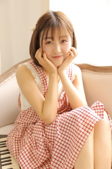 蕾丝打底衫妈妈